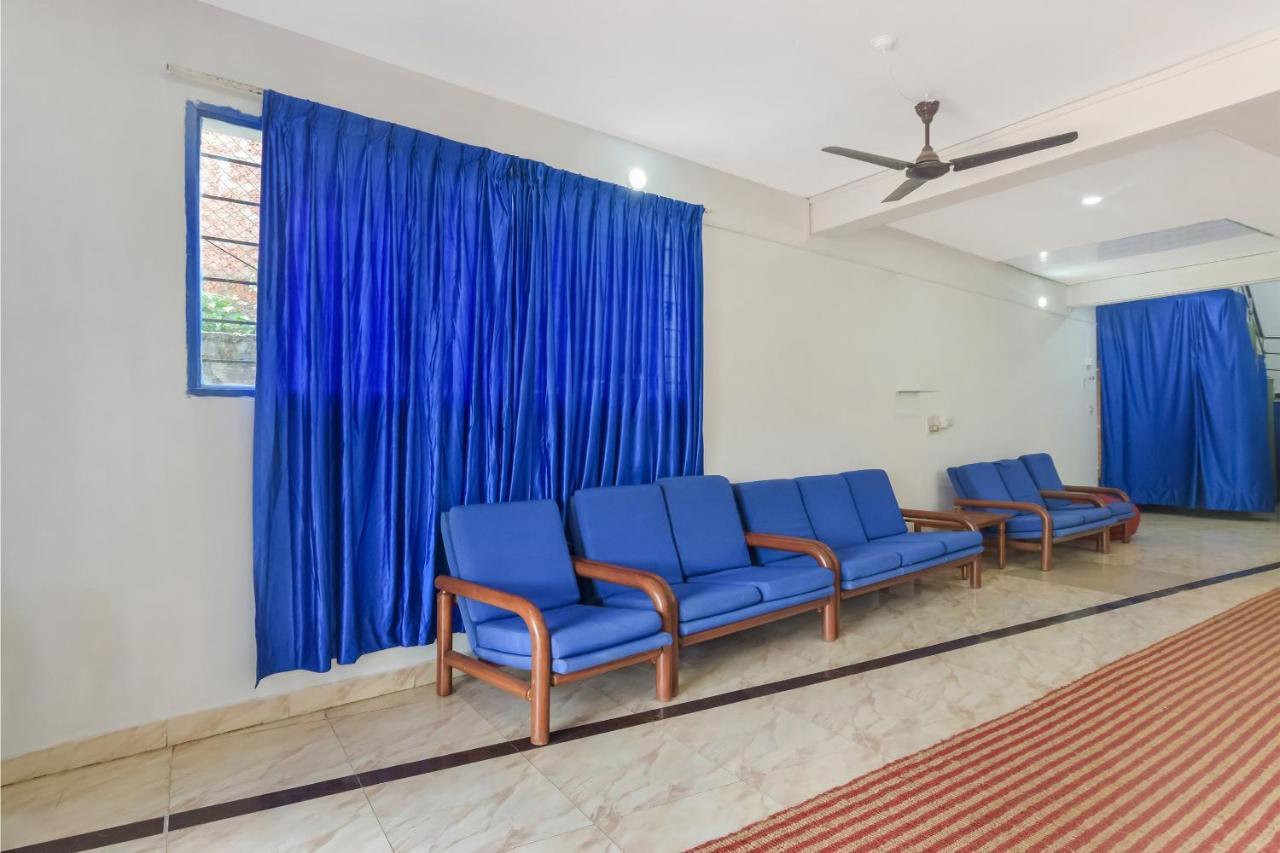 Oyo 13581 Hotel Raj Madikeri Exterior photo
