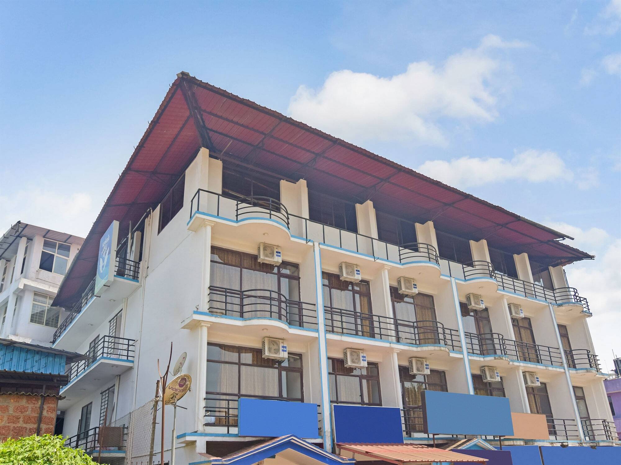 Oyo 13581 Hotel Raj Madikeri Exterior photo